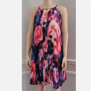 Maggy London- Pleated trapeze dress